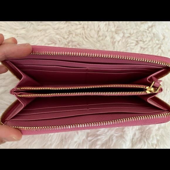Prada Saffiano wallet - Picture 2 of 5